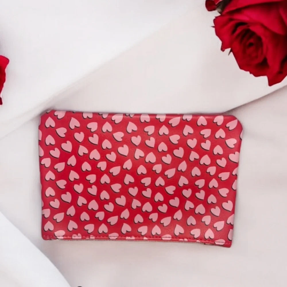 IPSY Heart Pink Red White clutch Makeup Cosmetic Bag NEW with out tags